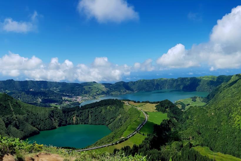 Kaldéry a zelen na Azoroch.