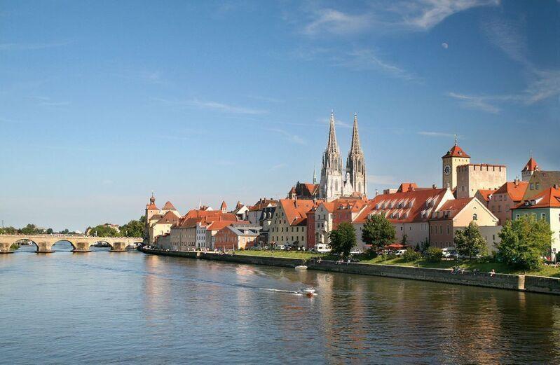 Regensburg bol v minulosti významným biskupským centrom na sútoku riek Dunaj a Regn. Foto: depositphotos.com