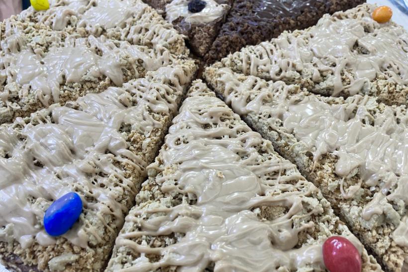 Alžírske palacinky s pistáciovým a čokoládovým krémom.