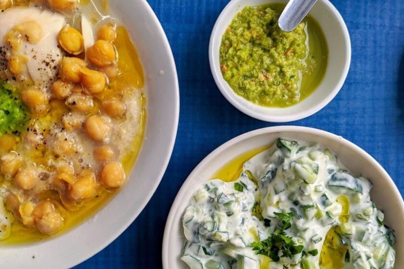 Hummus a tzatziki v Izraeli