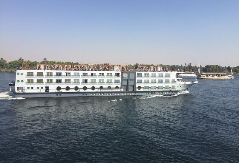 Rieka Níl a výletná loď