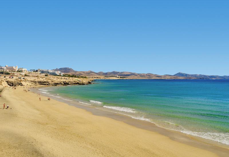 Dlhé pieskové pláže na ostrove Fuerteventura