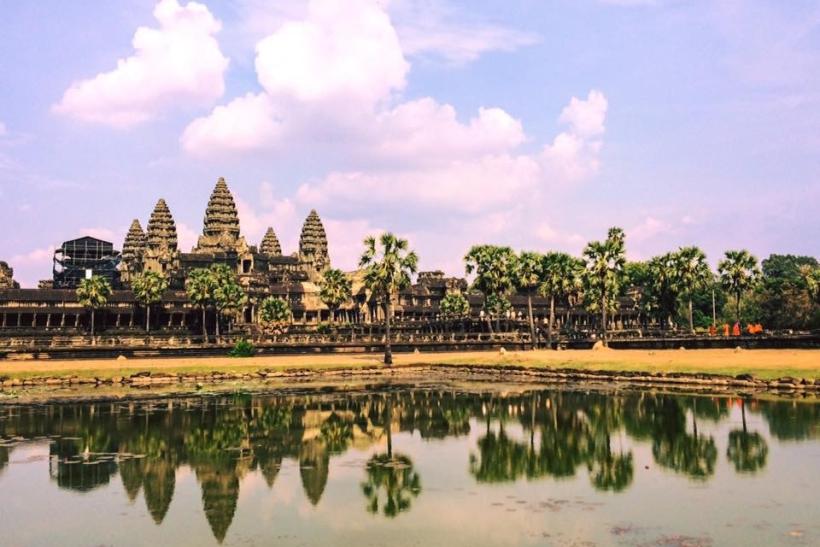Jeden z mnohých - Angkor Wat je najznámejší spomedzi približne 50 chrámov v oblasti. FOTO: Juraj Kordík