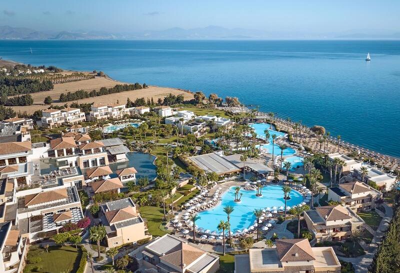 Hotely, morské pobrežie a pláž Psalidi na ostrove Kos.