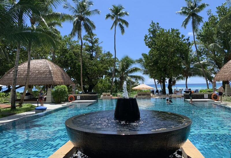Bazén v hoteli Hilton Labriz Seychelles Resort and Spa, Seychely