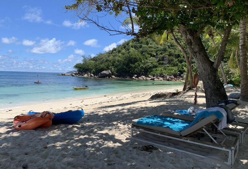 pláž rezortu Constance Lemuria Praslin Seychelles *****