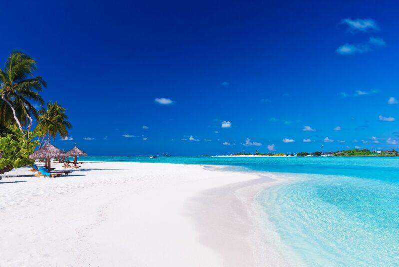 Piesková pláž, Maldivy.