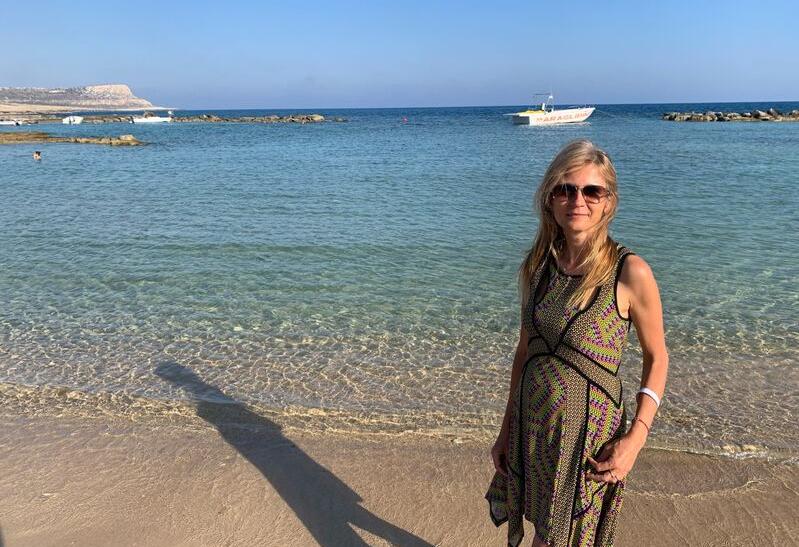 Norika Fedorová na pláži cyprus