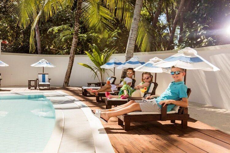 deti v hoteli Sun Syam Olhuveli. Maldivy