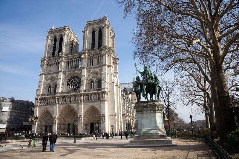 Notre Dame síce trochu zmenil podobu, no na pôvabe to chrámu neubralo. Foto: depositphotos.com