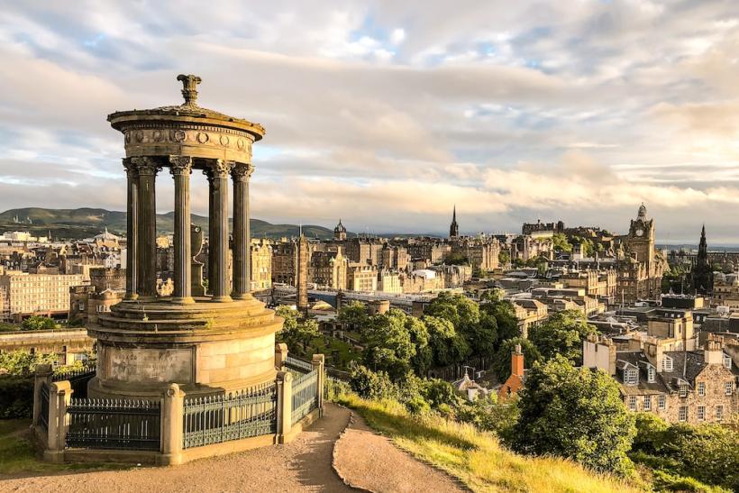 Calton Hill v Edinburghu