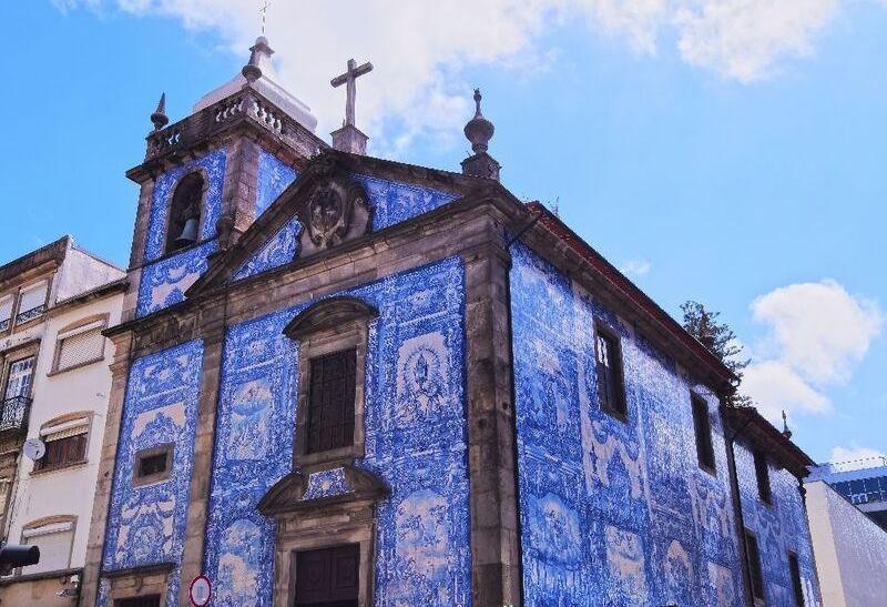 Pre Porto sú typické aj kachličky, ktorými sú vyzdobené nielen meštianske domy, ale aj kostoly. Foto: depositphotos.com