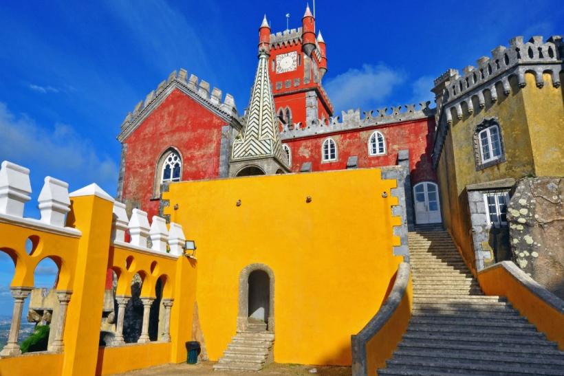 Mestečko Sintra, bývalé sídlo portugalských panovníkov, hýri farbami. FOTO: depositphotos.com