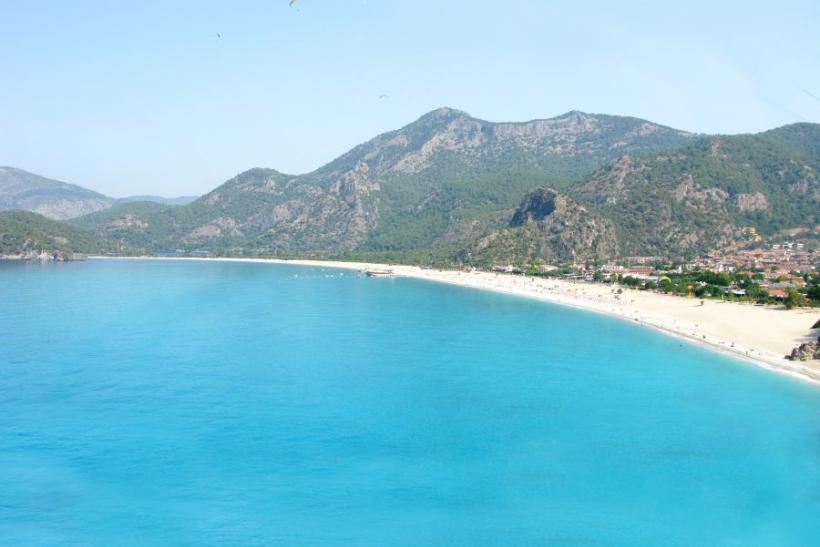 Nádherná turecká pláž Ölüdeniz.
