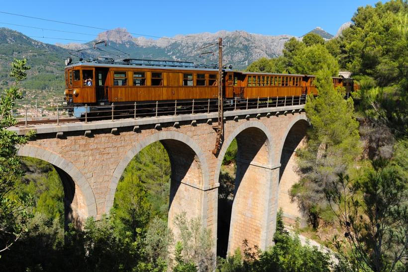 Historická električka v meste Soller