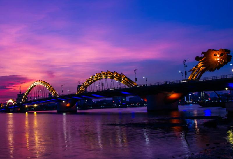 Dračí most v meste Danang