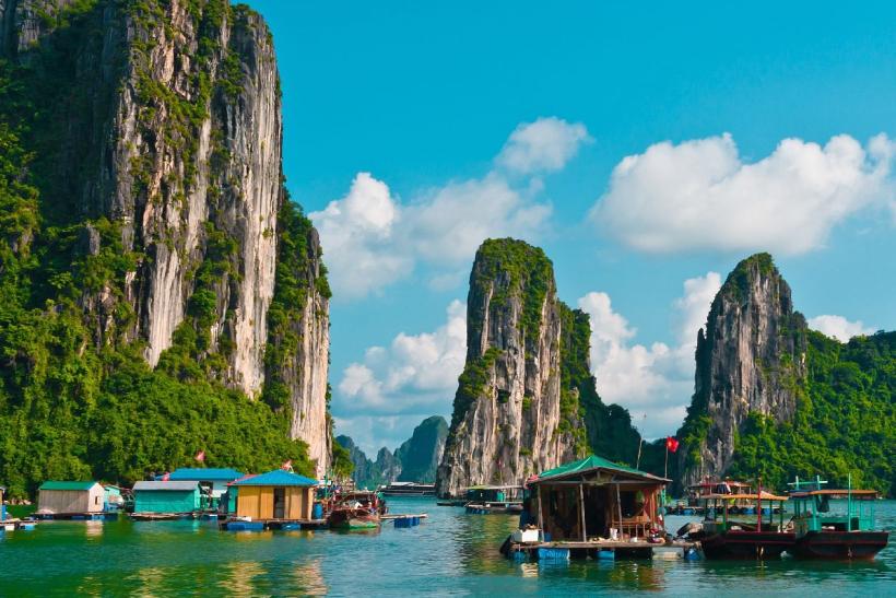 Nezabudnuteľná scenéria Halong Bay, alebo aj Dračej zátoky očarí každého návštevníka Vietnamu. FOTO: depositphotos.com