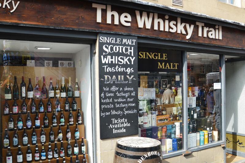 Obchod so škótskou whiskey