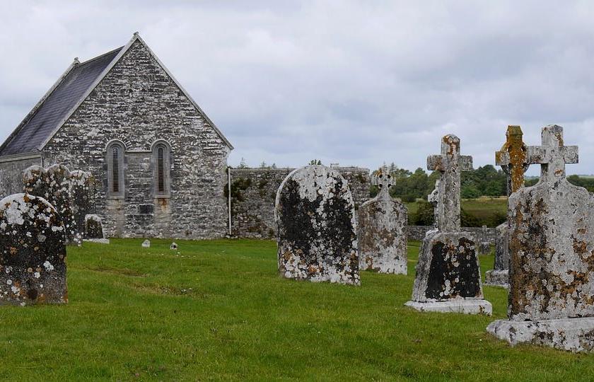 Clonmaacnoise, Írsko