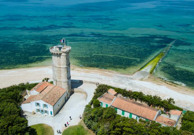 Ostrov Ile de Ré a maják.