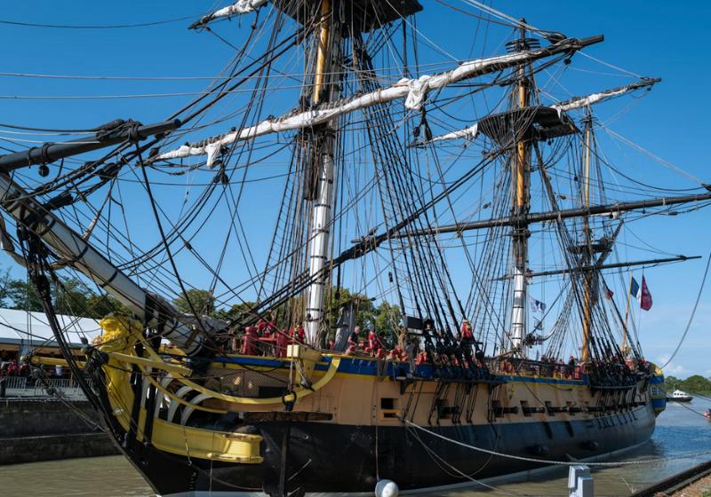 Replika lode Hermoina v meste Rochefort vo Francúzsku.