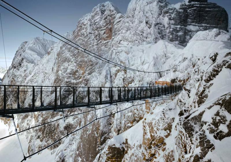 Sky Walk medzi horami v Dachsteine, Rakúsko