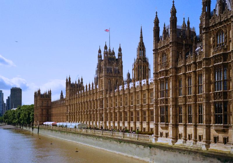 Budova parlamentu pri rieke, Veľká Británia
