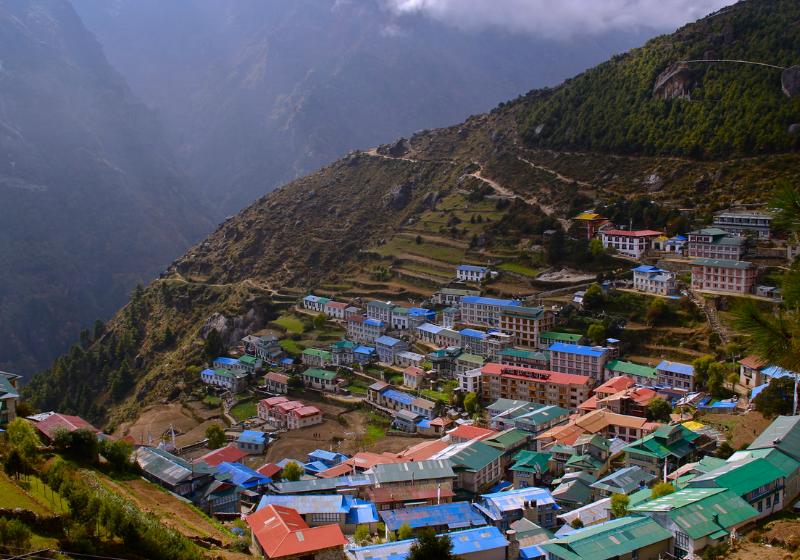 Farebné domy v Namche Bazaar. Nepál. Foto: unsplash.com