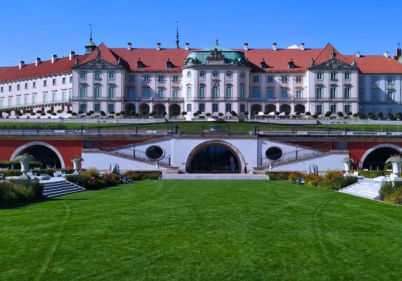 Námestie a kráľovský zámok vo Varšave. Poľsko. Foto: unsplash.com