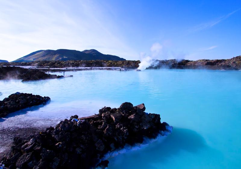 Modrá termálna voda v Blue Lagoon, Island. Foto: unsplash.com