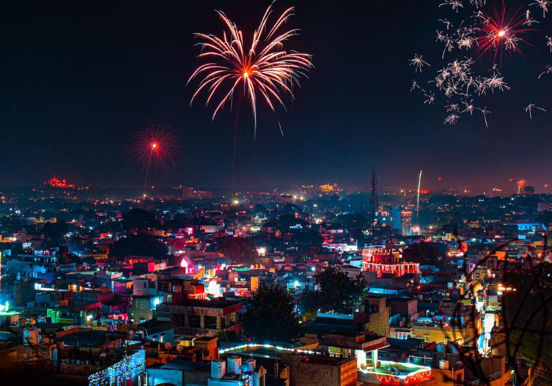 Vysvietené mesto počas sviatku Diwali - Rajasthan, India