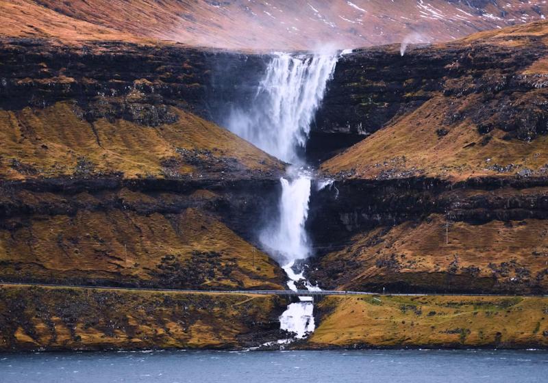 Vodopád Fossá. Faerské ostrovy. Foto: unsplash.com