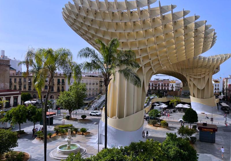 Histirické centrum s dáždnikmi - Sevilla, Španielsko