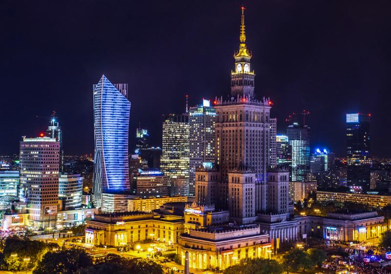 Vysvietená Varšava, Poľsko. Foto: unsplash.com