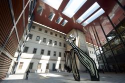 Reina Sofía, Španielsko