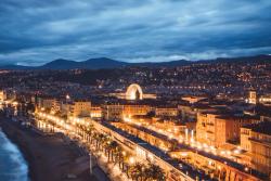 Promenade des anglais ikonická promenáda v Nice.