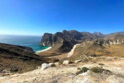 Skrytá pláž pri Salalah, v provincii Dhofar v Ománe.