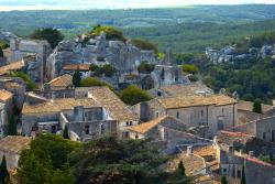Stredoveký hrad a mesto Les Baux de Provence. Francúzsko