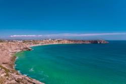 Atlantik, útesy - Sagres. Portugalsko. Foto: unsplash.com