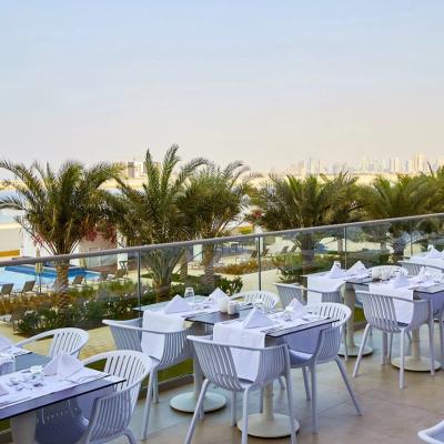 Reštaurácia s výhľadom na more v hoteli RIU.