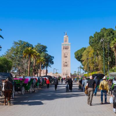 Kočiare v Marrákeši pri námestí Djema El Fna.