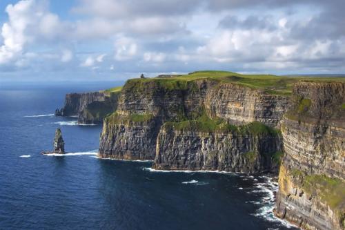 Cliffs of Moher pobrežie s útesmi