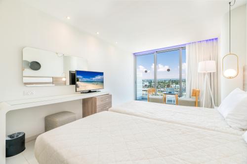 Hotel Grecian Bay