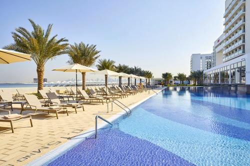 Bazén v hoteli RIU Dubai