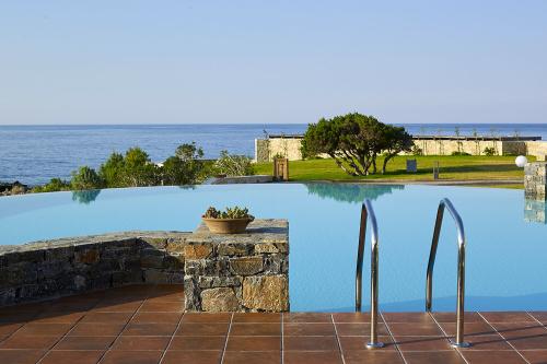 Bazén v Kakkos Beach