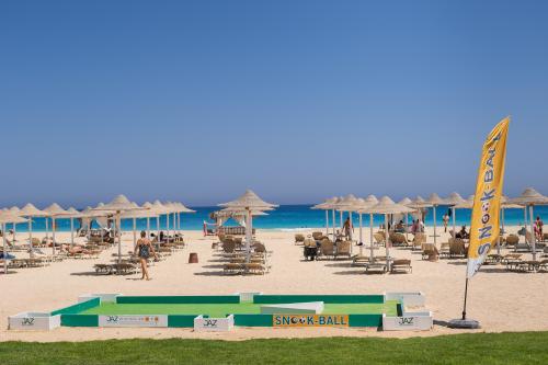 Pláž pri hoteli Jaz crystal