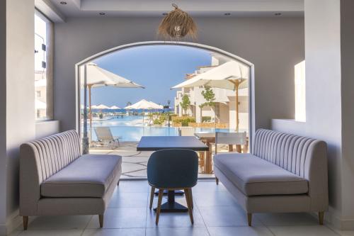 Hotel Aqua Heneish Beach Resort