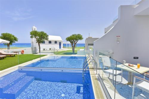 Hotel Pernera Beach