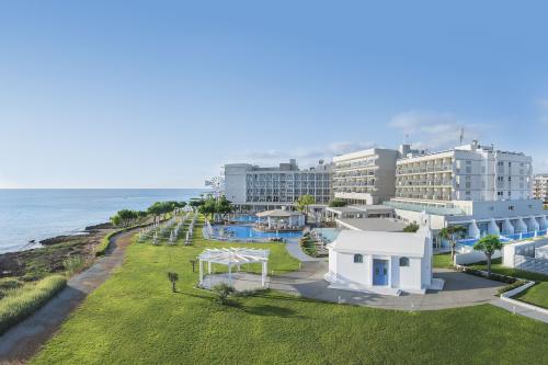 Hotel Pernera Beach