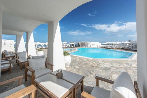 Posedenie v Knossos Beach Bungalow & Suites